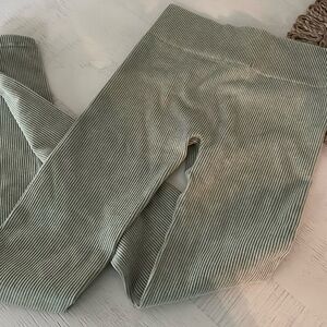 Forever 21 stretch leggings size small